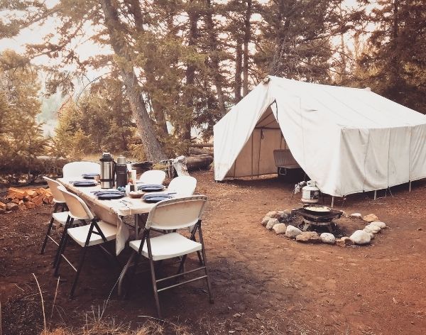 breakfast_dinner_rides_activity_shoshone_lodge breakfast_dinner_rides_activity_shoshone_lodge