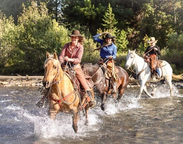 horseback_riding_activities _shoshone_lodge (1) horseback_riding_activities _shoshone_lodge (1)